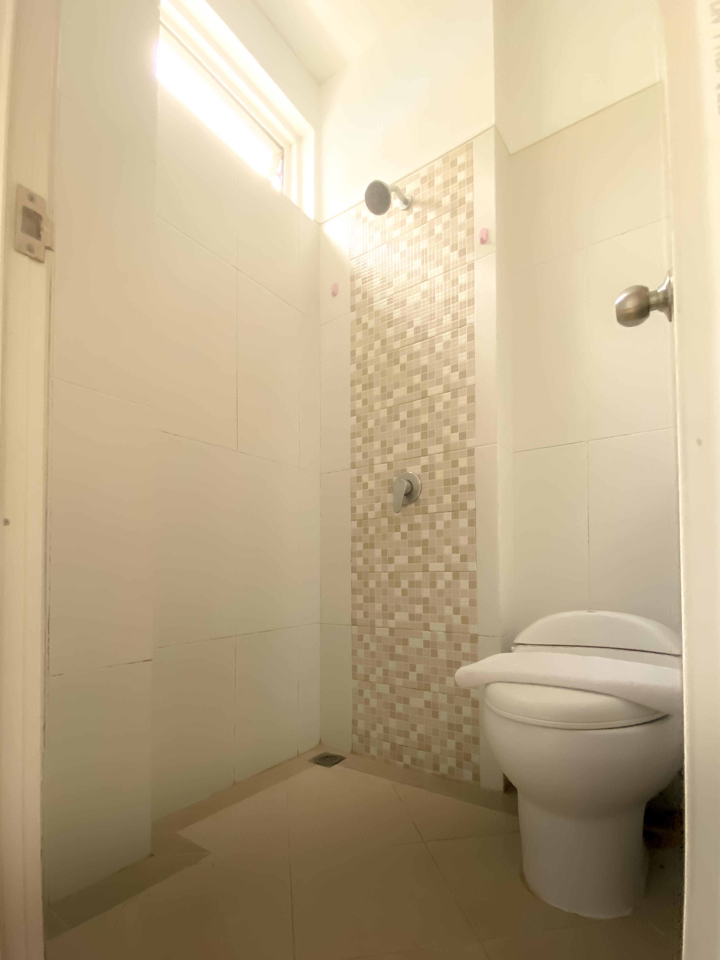 Foto Harian — Kamar Non-AC Unihouse Salatiga — foto 2