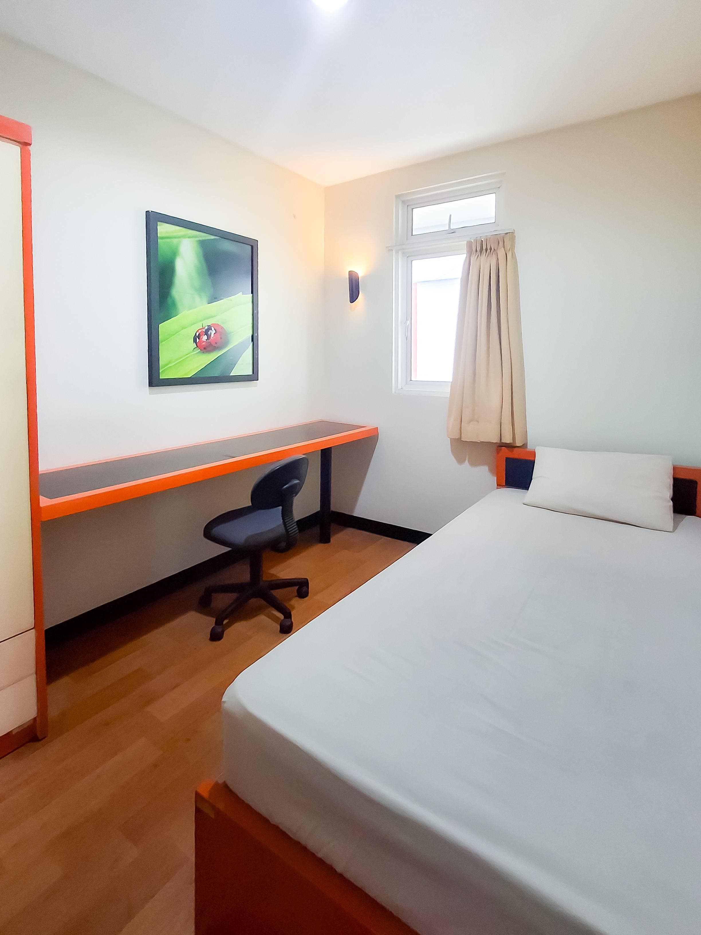 Foto Kamar Putri — Jendela Luar Unihouse Salatiga — foto 2