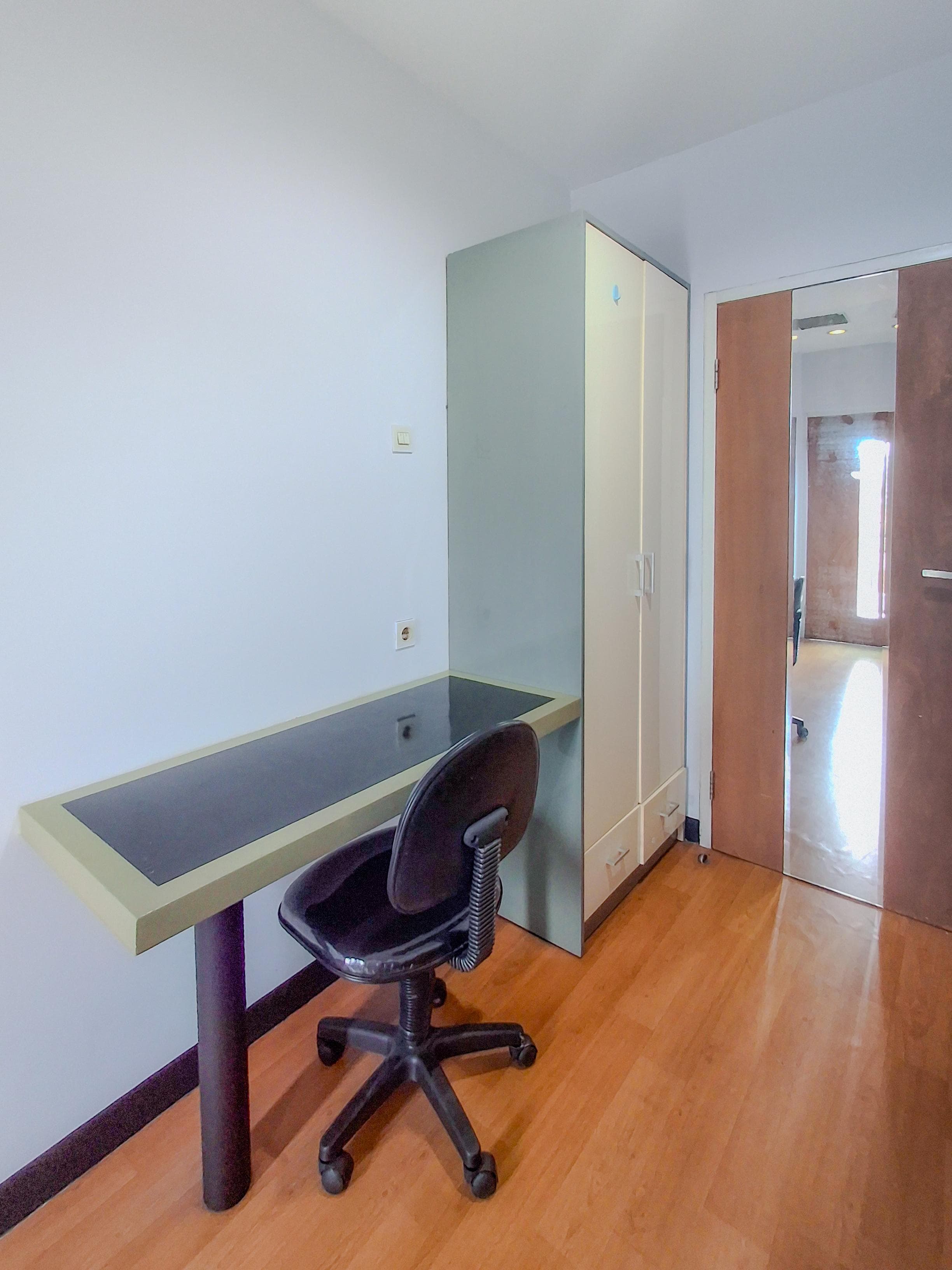Foto Kamar Non-AC Unihouse Salatiga — foto 2