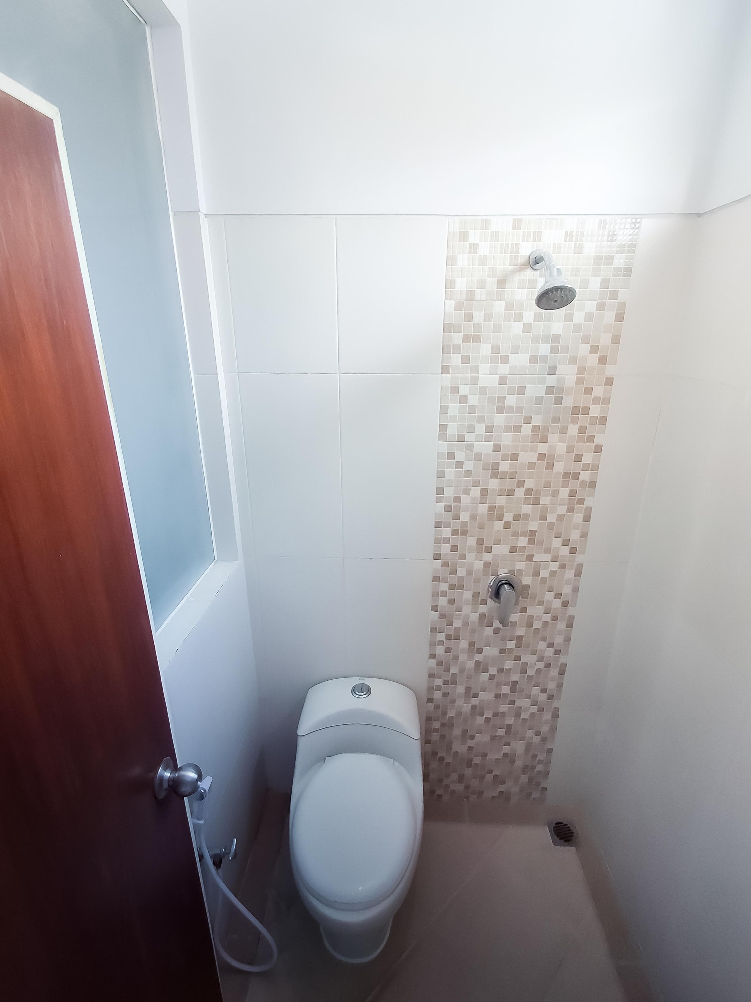 Foto Kamar Non-AC Unihouse Salatiga — foto 3
